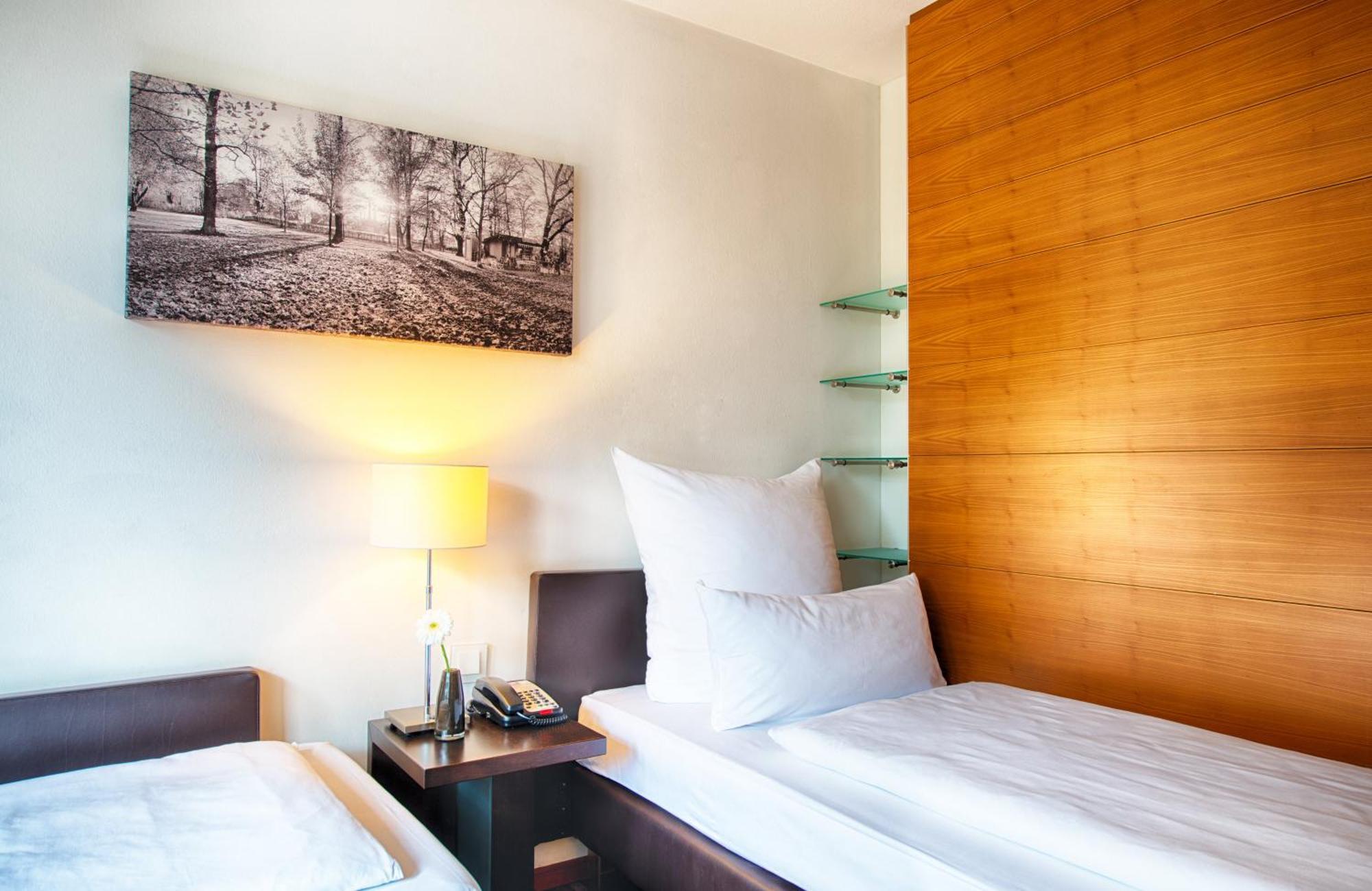 Leonardo West Hotel 4*