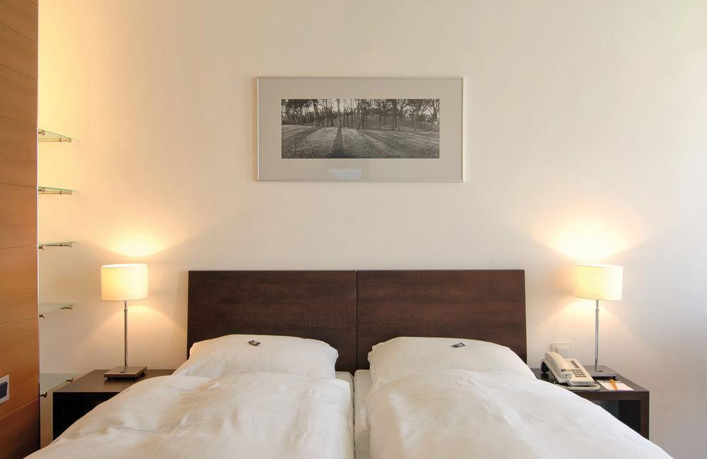 Leonardo West Hotel 4*