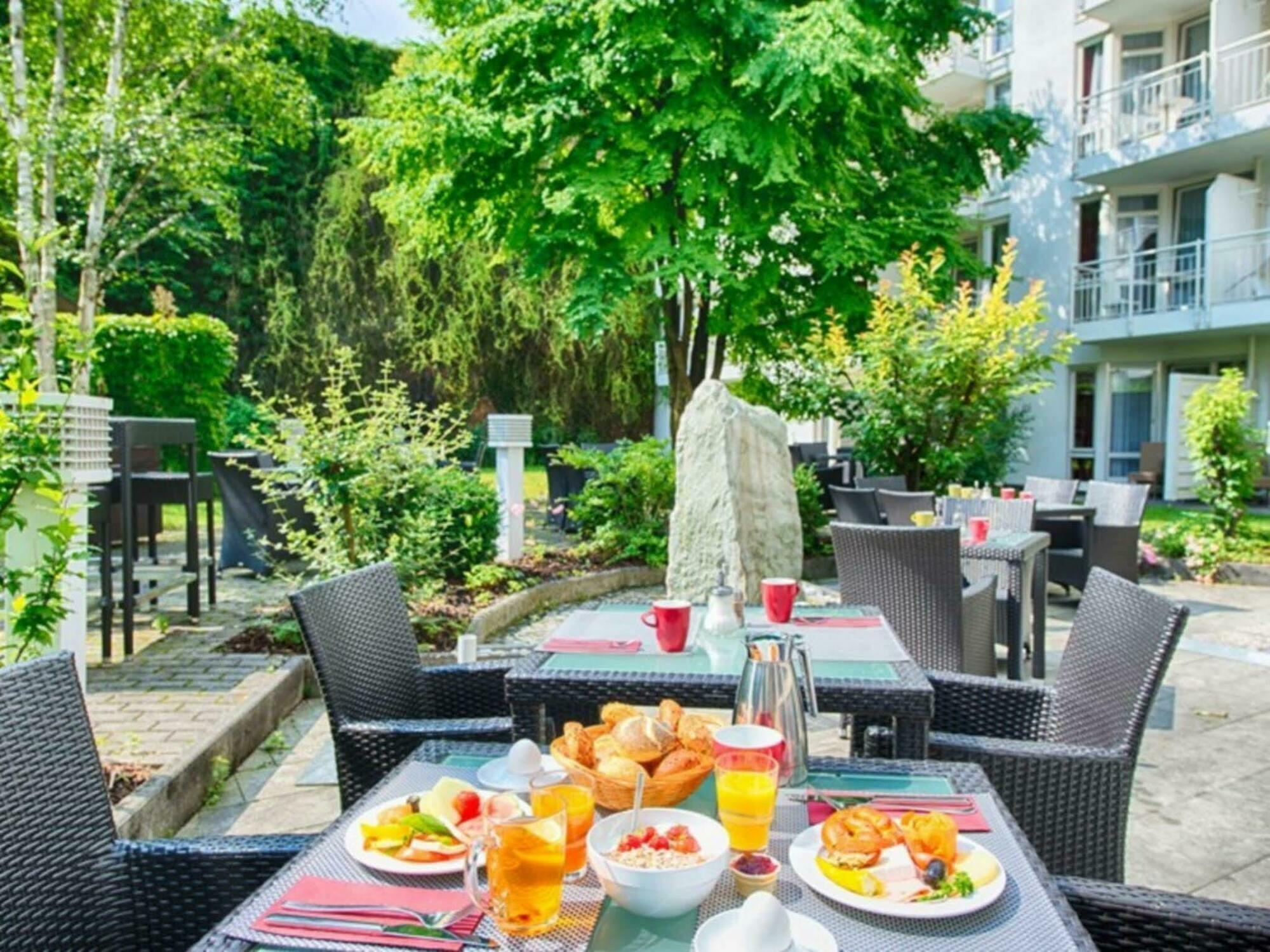Hotel Leonardo West 4*